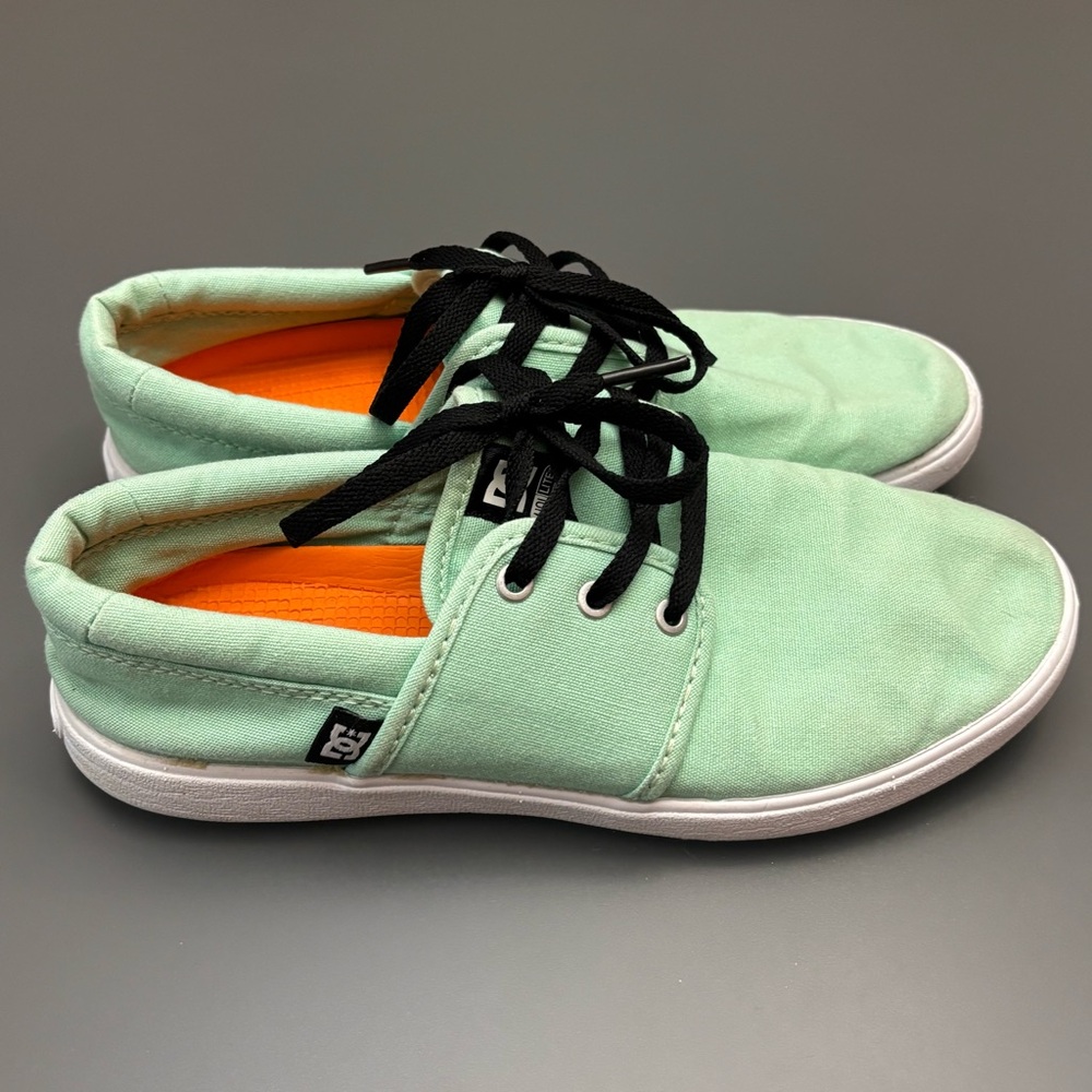 DC Sneakers Shoes Uni Lite Turquoise Girls size 7.5 NARROW! Lightweight summer
